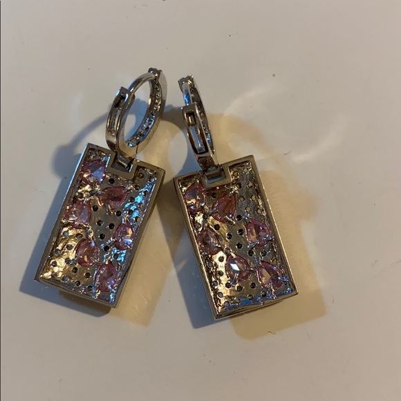 Earring - Picture 3 of 3